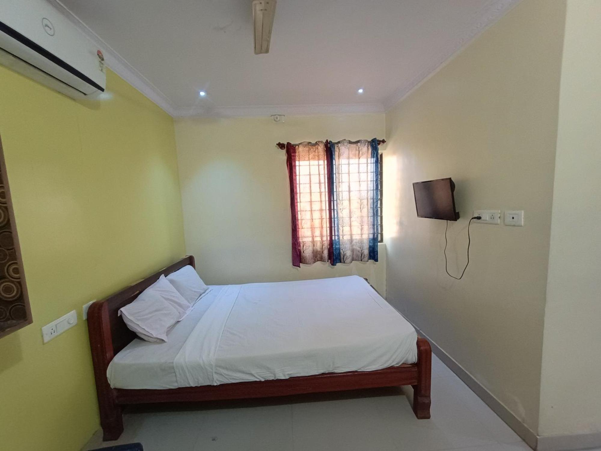 Hotel Malnad Grand Inn Kumbalgod Esterno foto