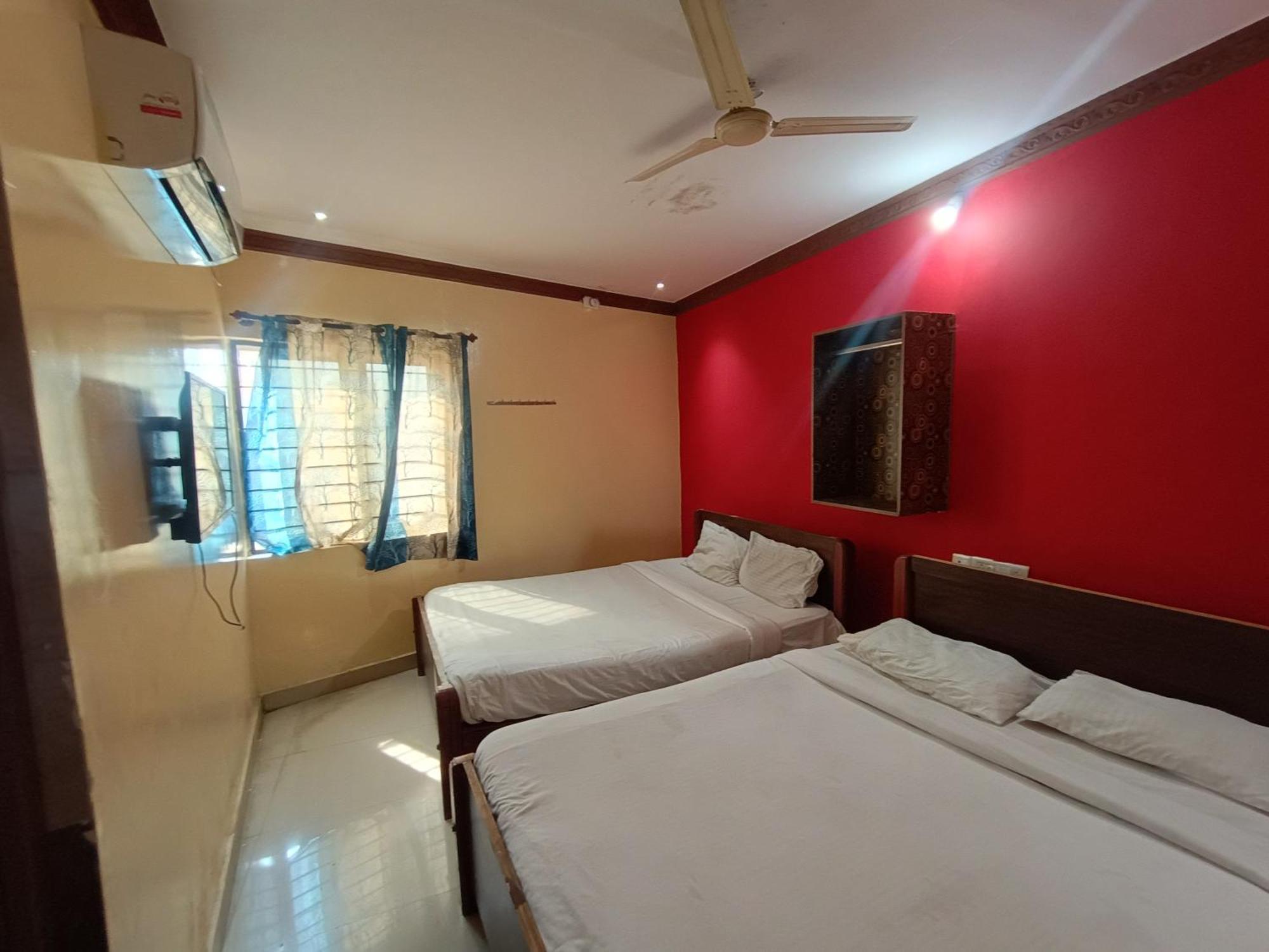 Hotel Malnad Grand Inn Kumbalgod Esterno foto