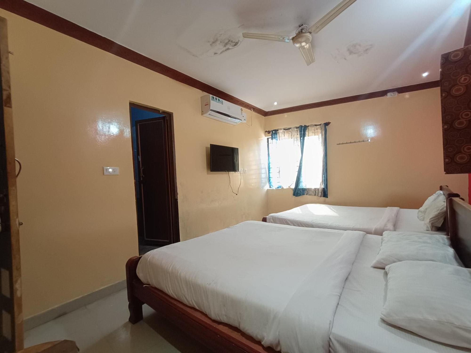 Hotel Malnad Grand Inn Kumbalgod Esterno foto