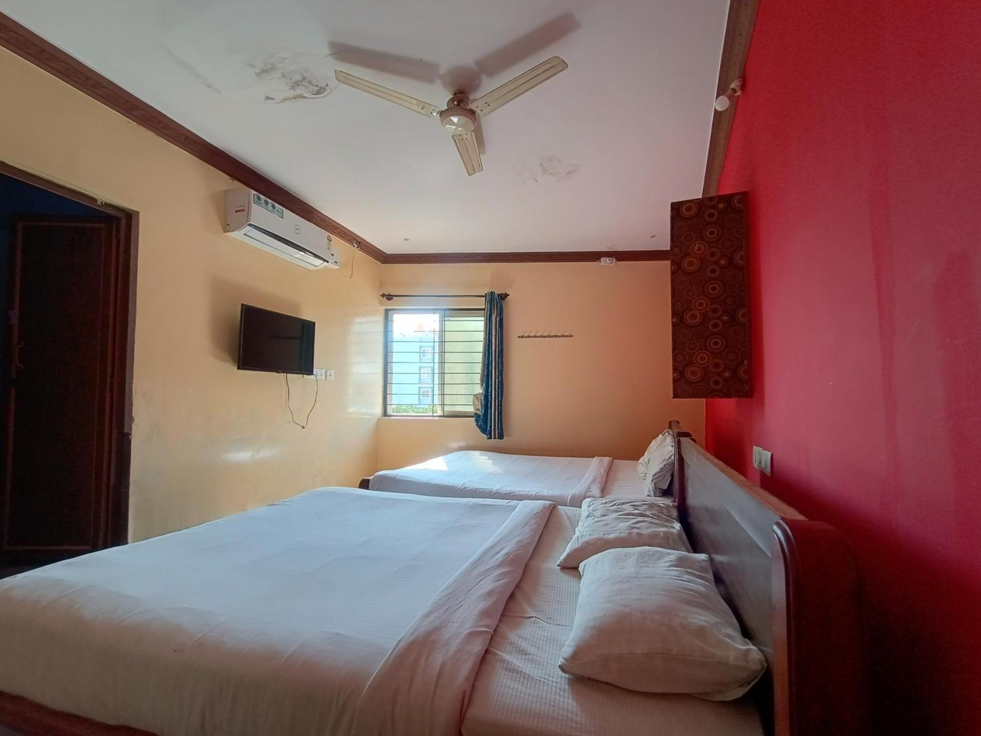 Hotel Malnad Grand Inn Kumbalgod Esterno foto
