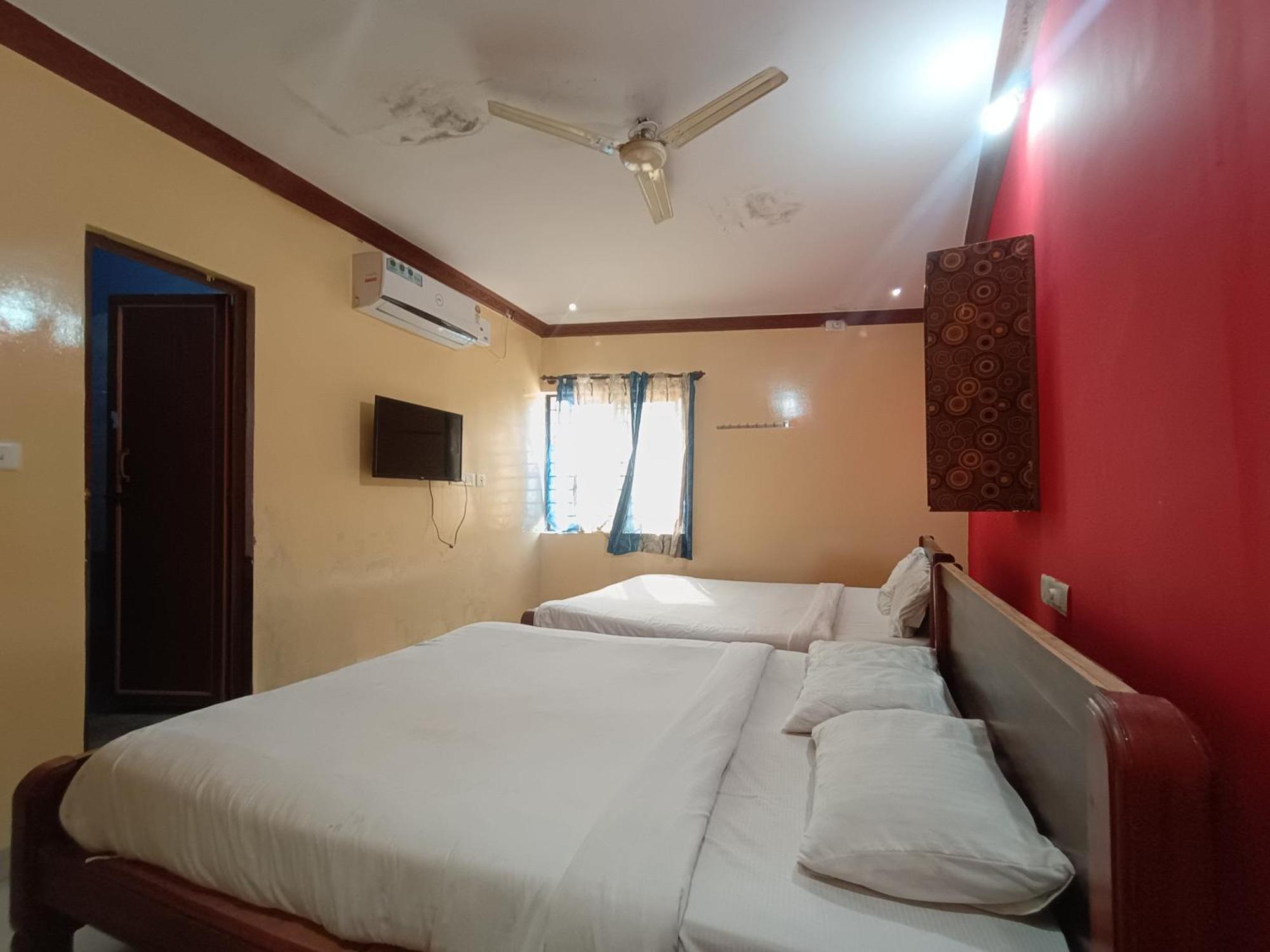 Hotel Malnad Grand Inn Kumbalgod Esterno foto